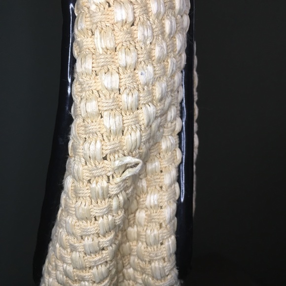 Woven Handbag - Picture 3 of 3